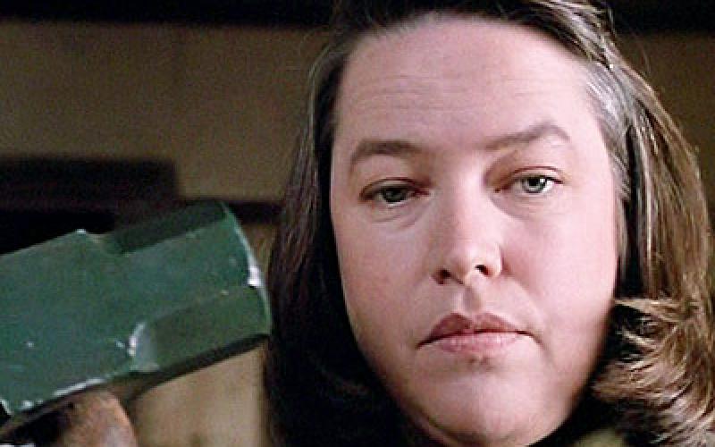 Kathy Bates et une masse, l'horreur incarnée