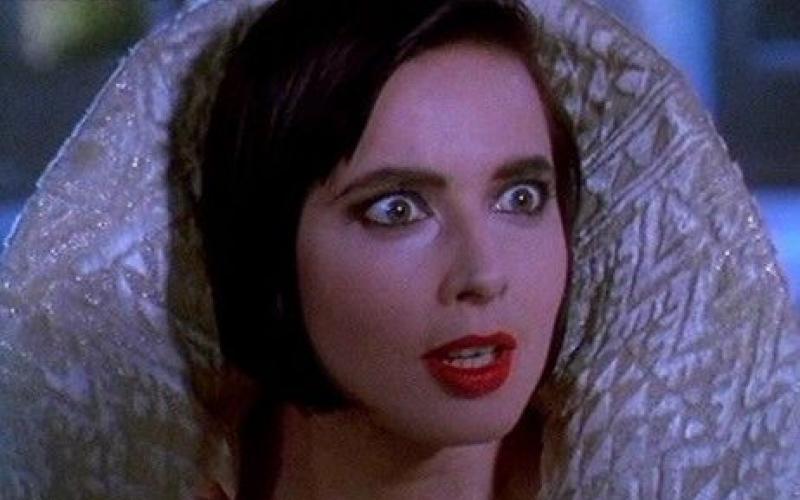 Isabella Rossellini, joue à la méchante sorcière tentatrice
