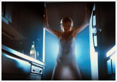 Le strip-tease de Kim Basinger dans 9 semaines 1/2